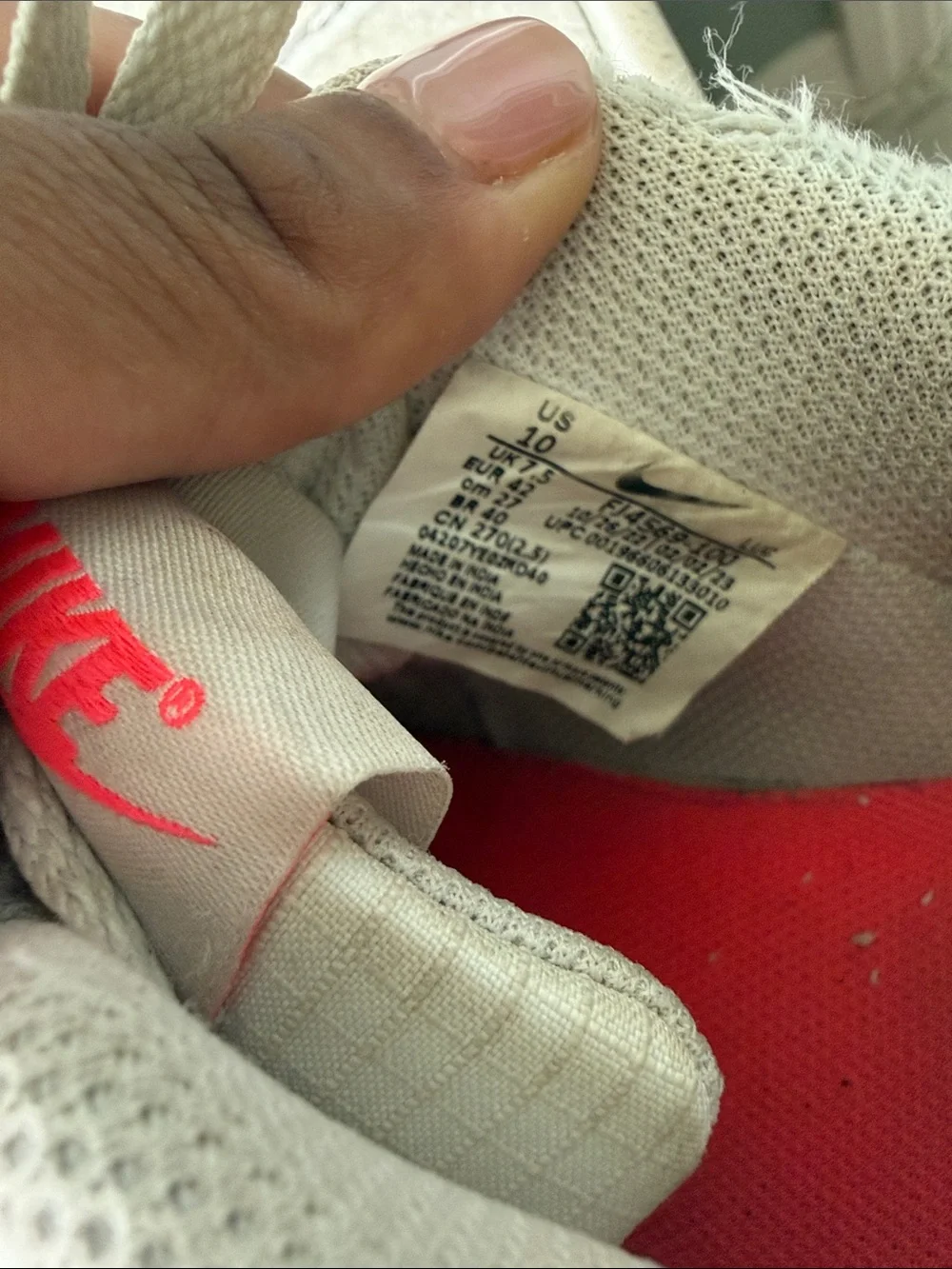 Nike White Leather Low-Top Sneakers with Pink Swoosh